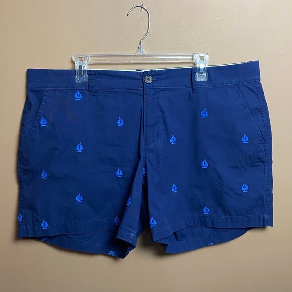 Old Navy Shorts with Embroidered Sailboats EUC - Picture 1 of 4